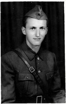 Jože posega med služenjem vojaščine 1957, Kuršumlija